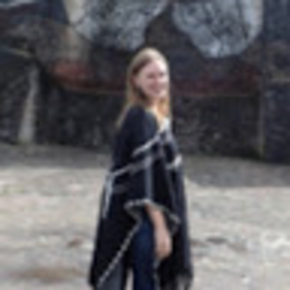 Meet your Posher, Jovanna - Picture 1 of 1